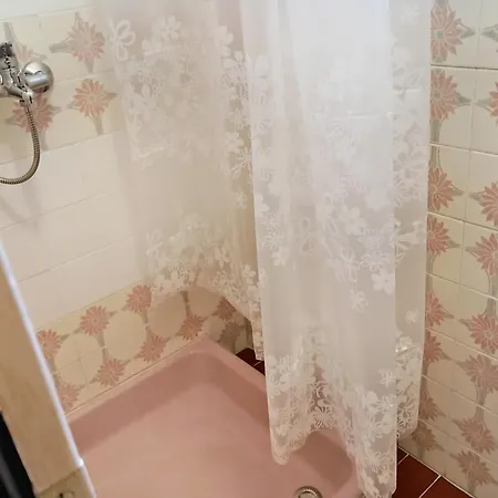 Cozy With 3 Bedrooms דירה טרוגיר